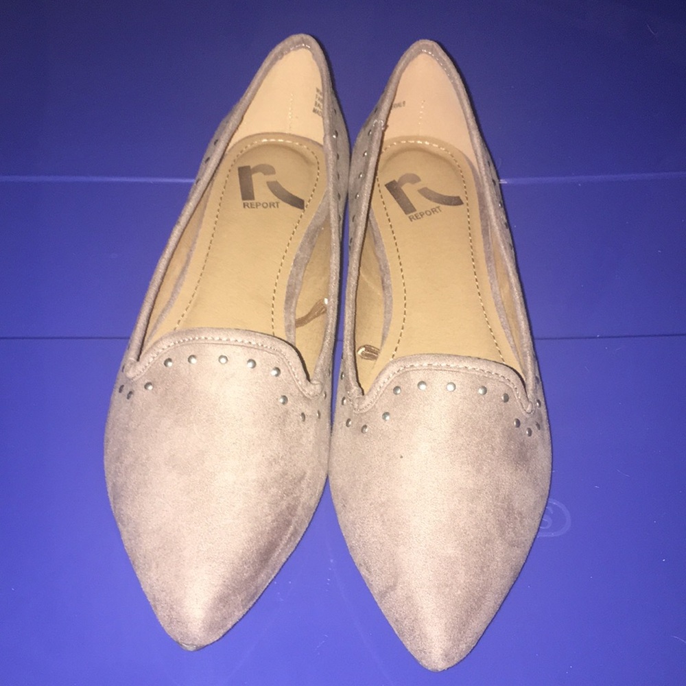 NWOT Report nude studded flats sz. 6